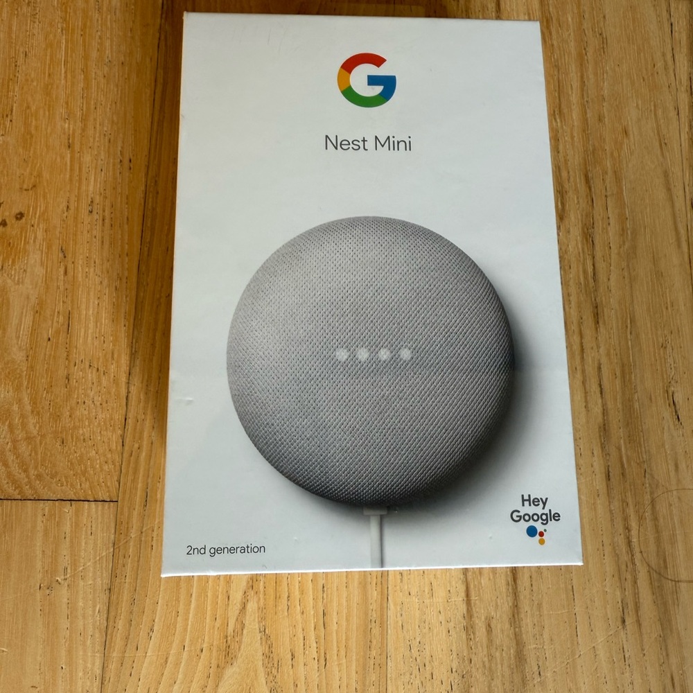 Google Smart Speaker with Voice Control in Chalk, New in box and sealed - Picture 2 of 6